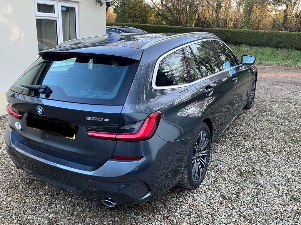 BMW 330E