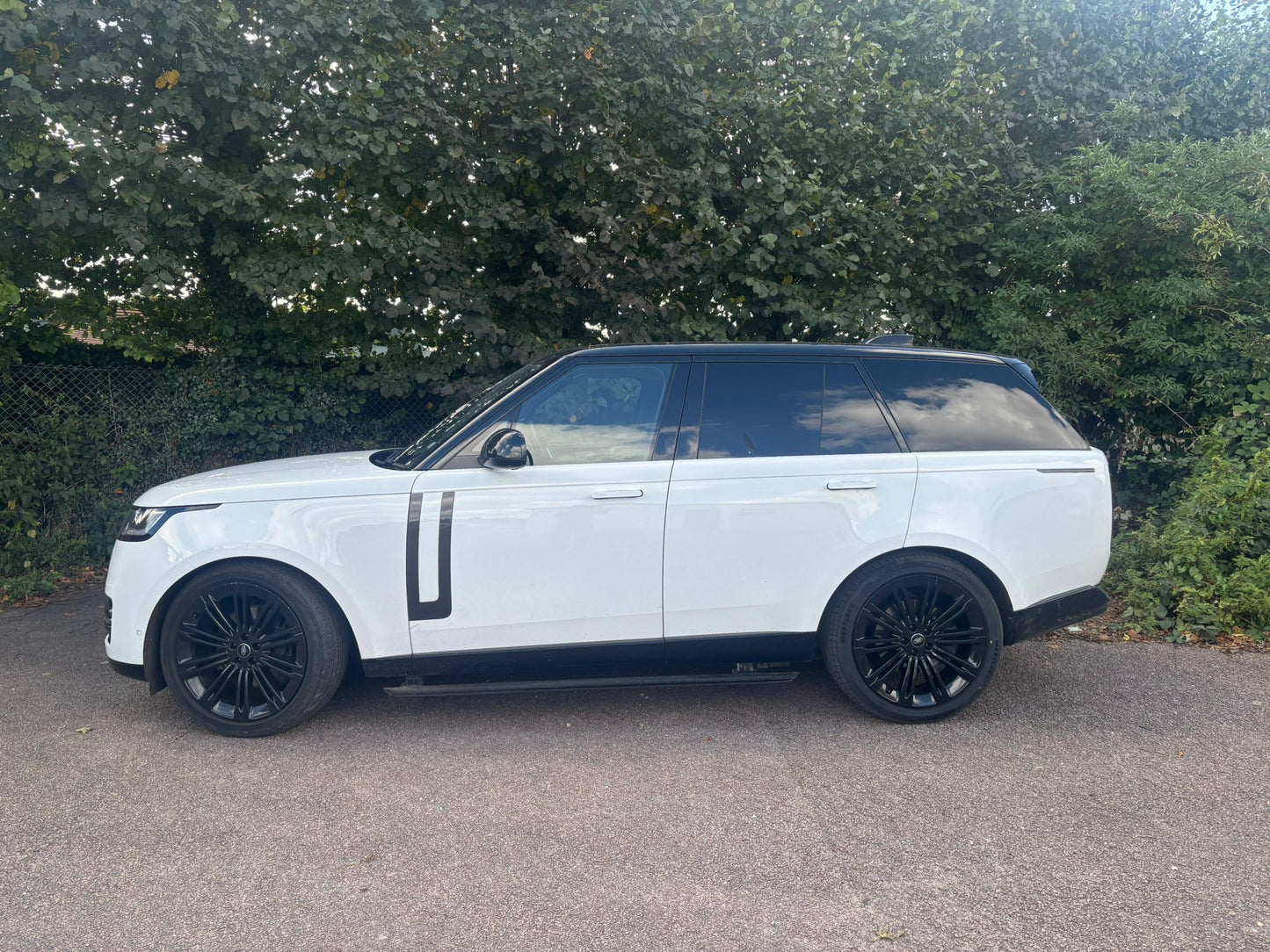 Land Rover Range Rover - White