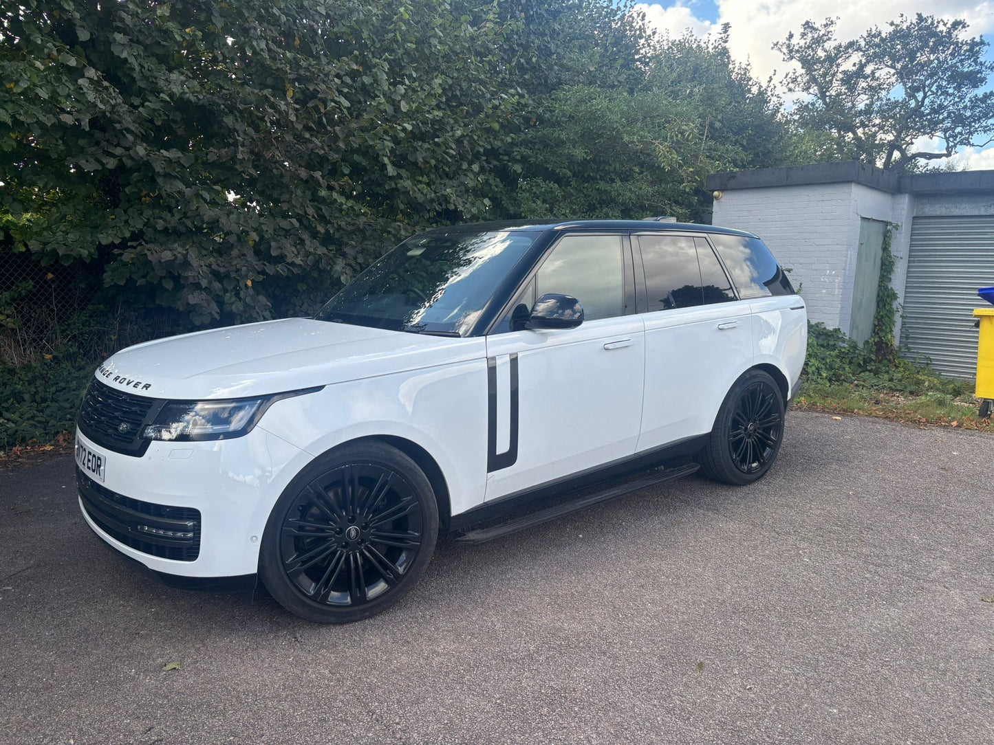 Land Rover Range Rover - White