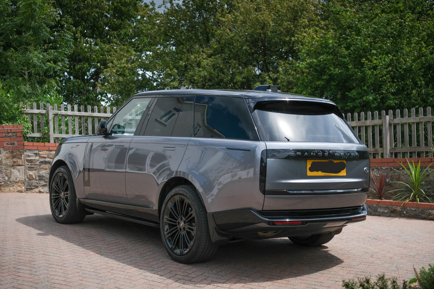 Land Rover - Range Rover
